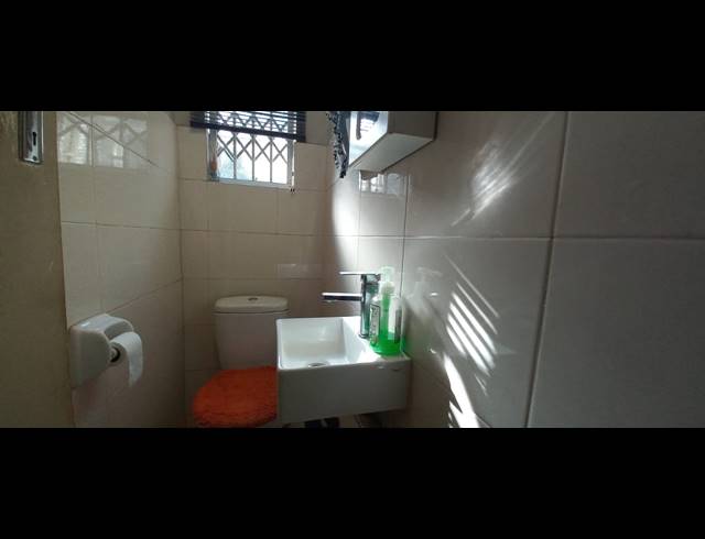 2.5 BEDROOM FLAT FOR SALE IN GLENWOOD